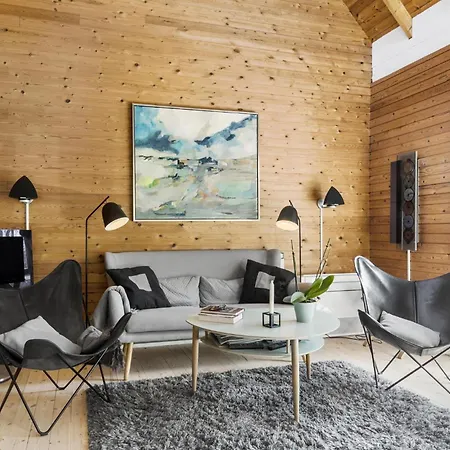 2 Bedroom Cozy In